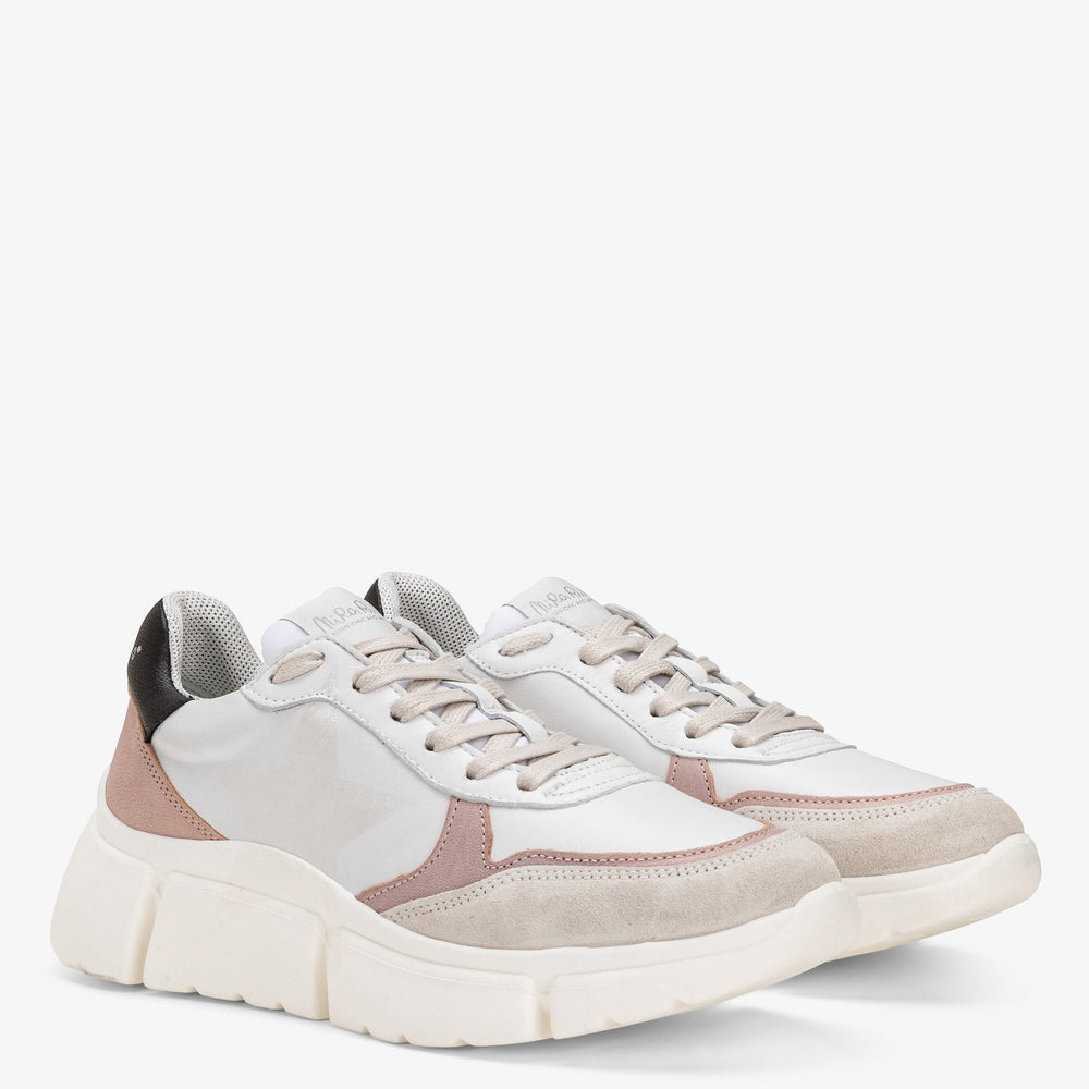 
                      
                        CHUNKY SNEAKERS STINGER NUDE - STELLA
                      
                    