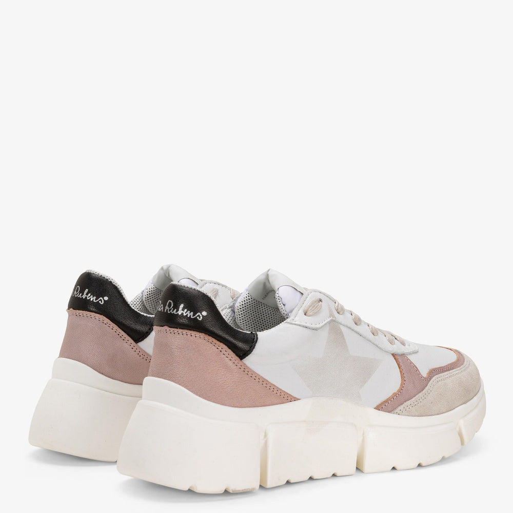 
                      
                        CHUNKY SNEAKERS STINGER NUDE - STELLA
                      
                    