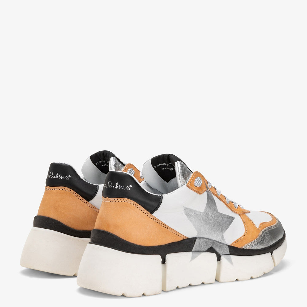 
                      
                        CHUNKY SNEAKERS STINGER CLASS CAMEL - STELLA
                      
                    